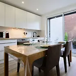 2 Bedroom W/ Courtyard At Croise Laroche Apartman Marcq-en-Baroeul