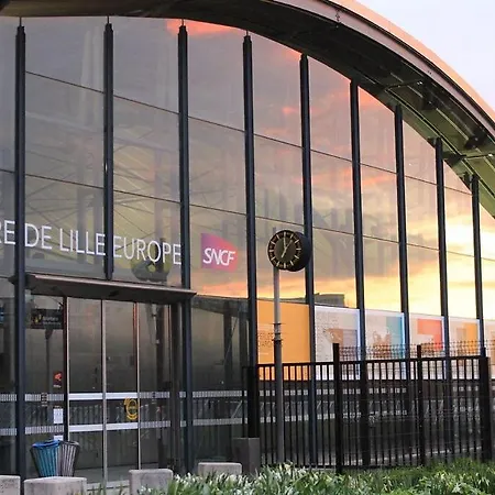 2 Bedroom W/ Courtyard At Croisé Laroche