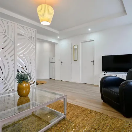 2 Bedroom W/ Courtyard At Croise Laroche Appartement *