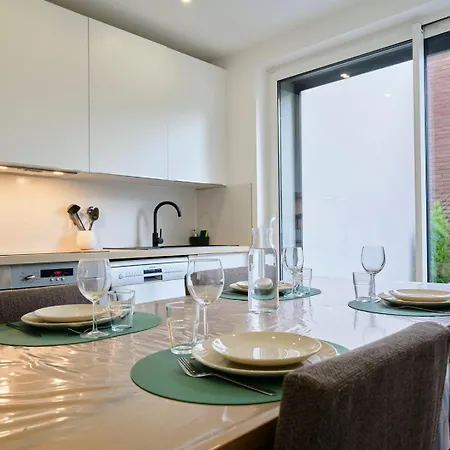 2 Bedroom W/ Courtyard At Croisé Laroche