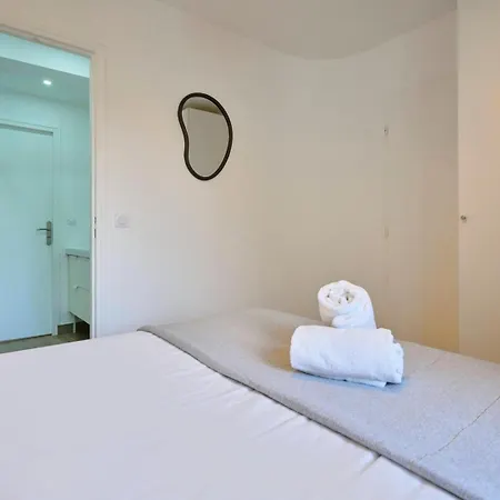 2 Bedroom W/ Courtyard At Croise Laroche Lejlighed *