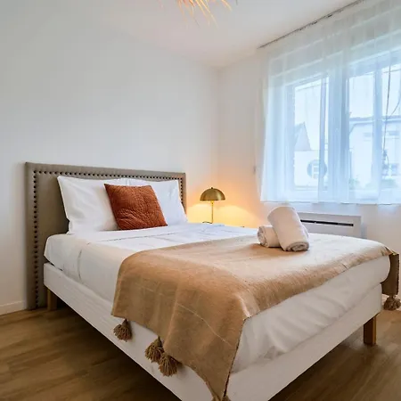 2 Bedroom W/ Courtyard At Croisé Laroche Marcq-en-Baroeul