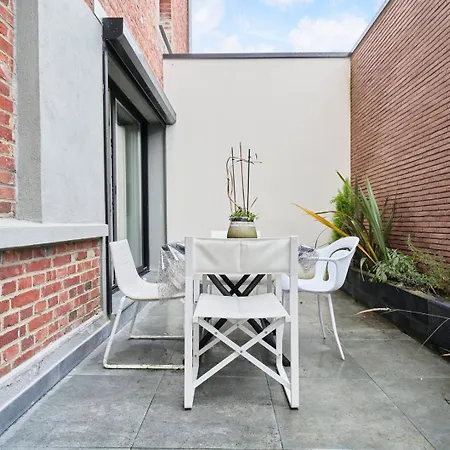 2 Bedroom W/ Courtyard At Croisé Laroche Apartamento