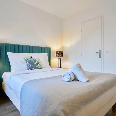 2 Bedroom W/ Courtyard At Croise Laroche * Marcq-en-Baroeul