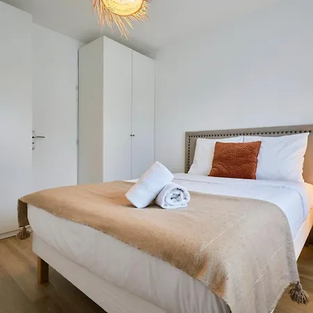 2 Bedroom W/ Courtyard At Croisé Laroche Apartamento